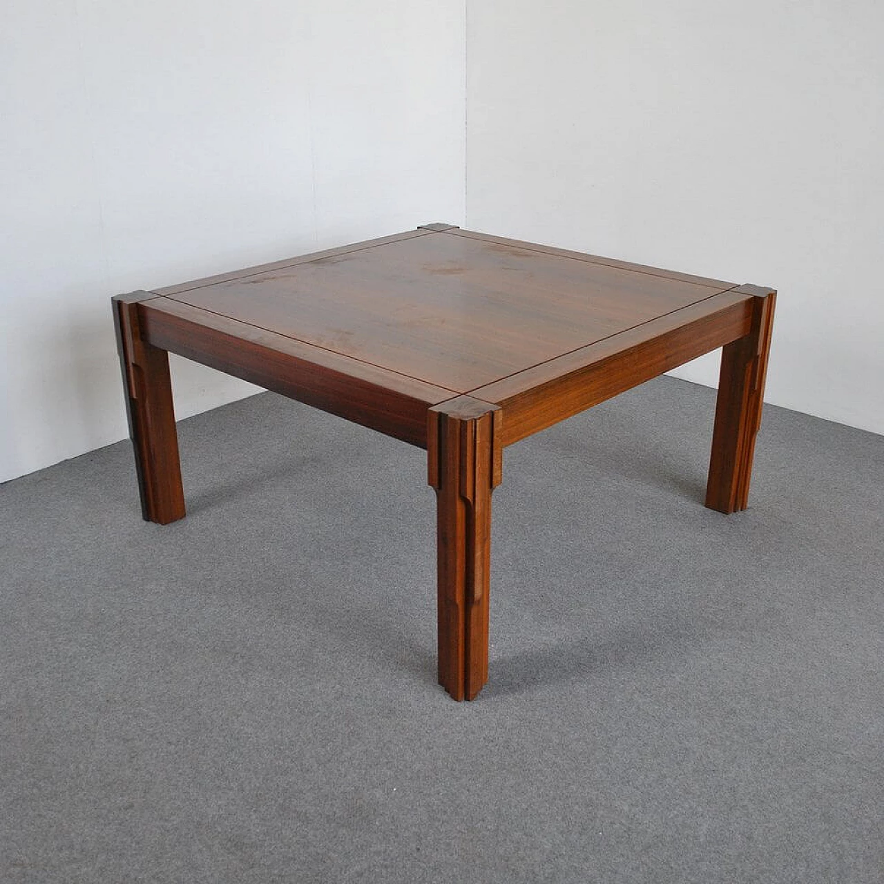 Square table in walnut by Luciano Frigerio for Frigerio di Desio, 70s 1305523