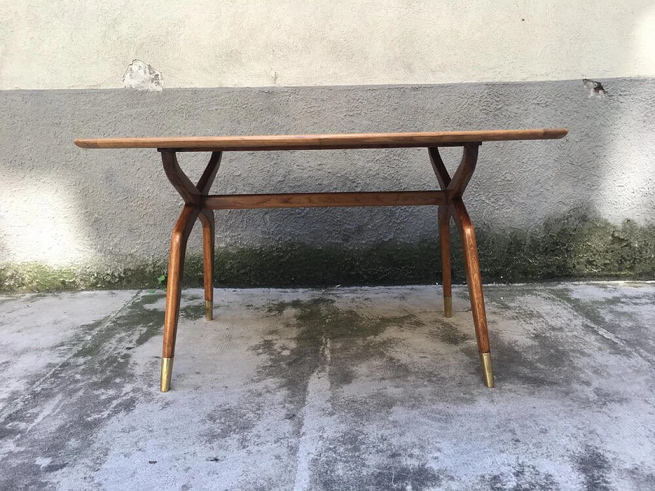 Table in the style of Gio Ponti in ash, walnut and brass, 50s 1305552
