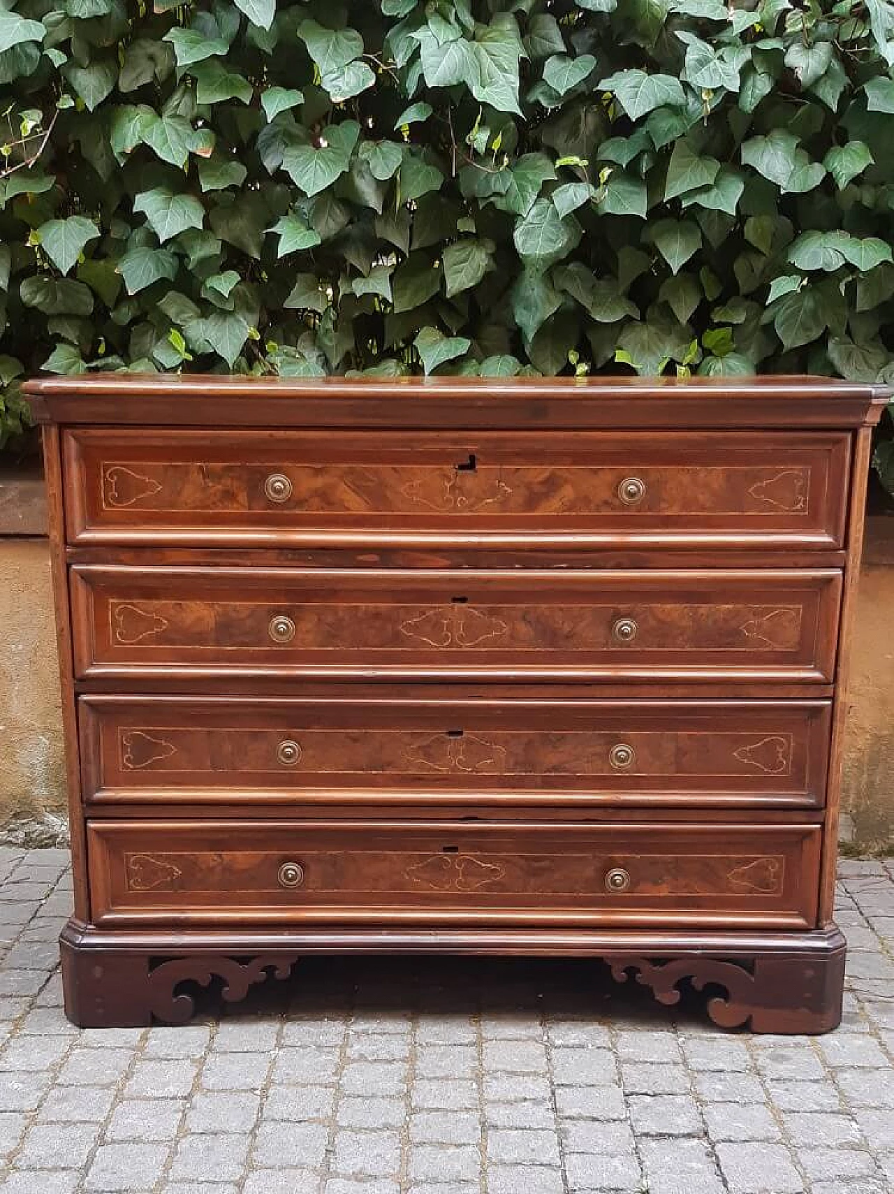 Cassettiera Lombarda in noce, '600 1305935