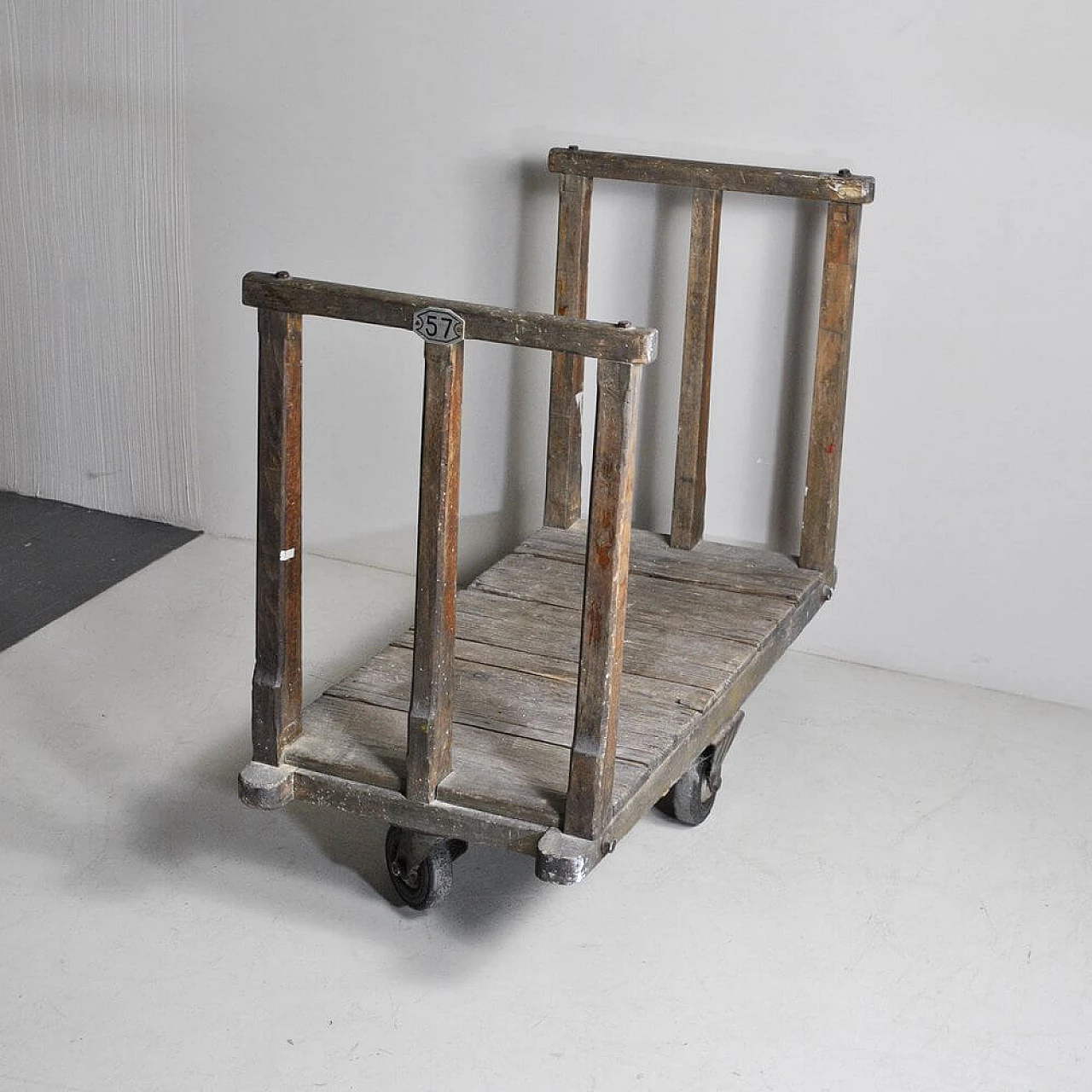 Industrial trolley in wood, 30s 1306209