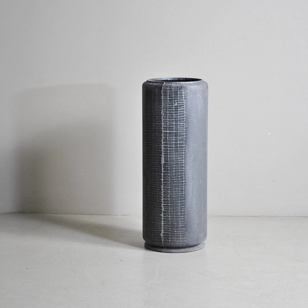 Vaso in metallo di Burchiellaro Lorenzo, anni '70 1306307