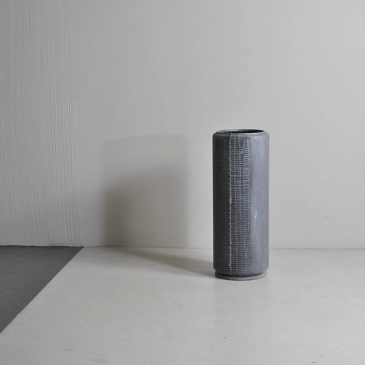 Vaso in metallo di Burchiellaro Lorenzo, anni '70 1306309