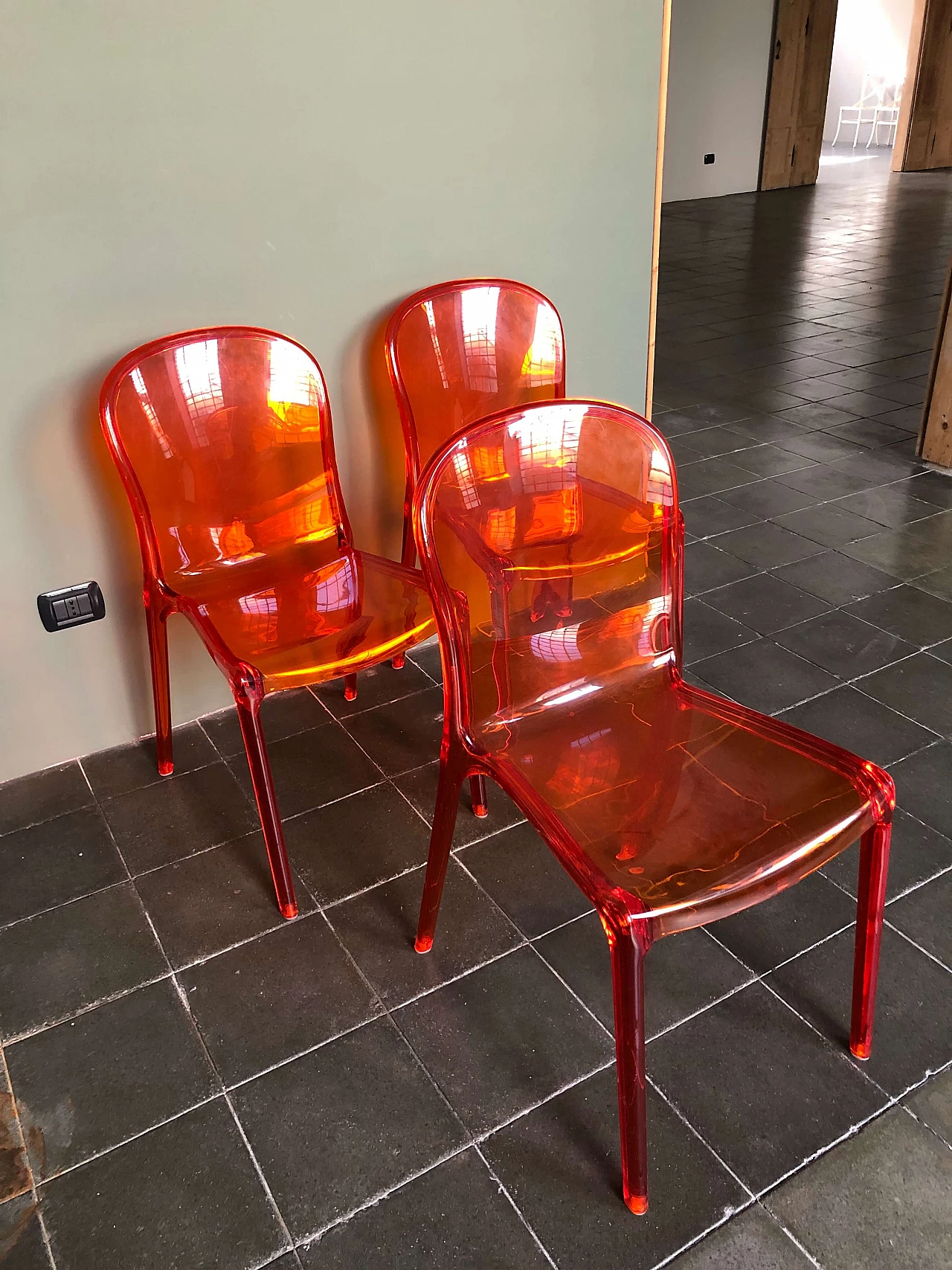 3 Stackable acrylic chairs 1307461