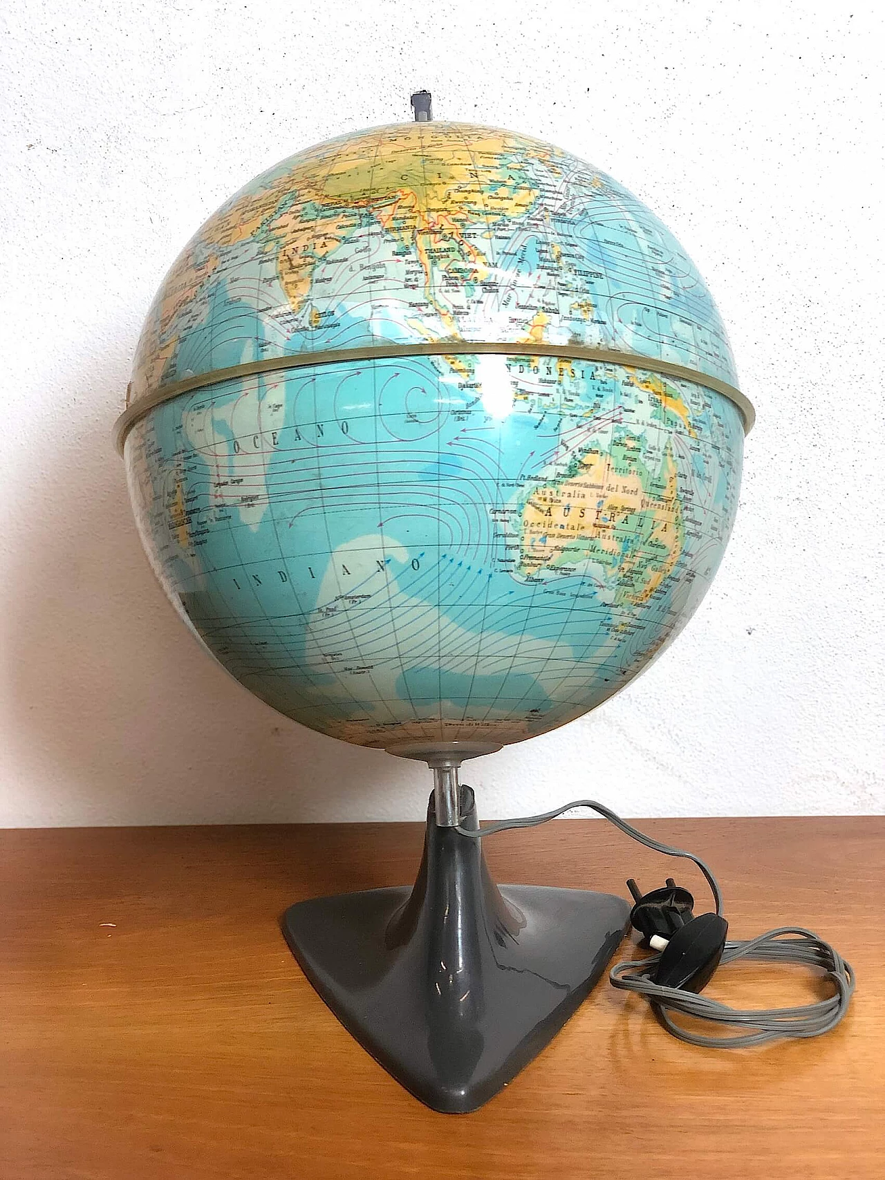 Globe by G.D.P., 1965 1307507