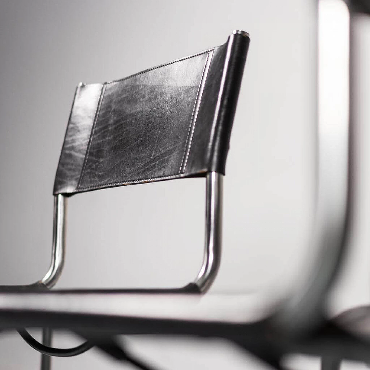 4 Chairs in leather in the style of Matteo Grassi, 70s 1307604