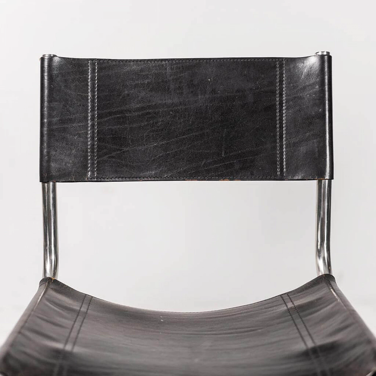4 Chairs in leather in the style of Matteo Grassi, 70s 1307607