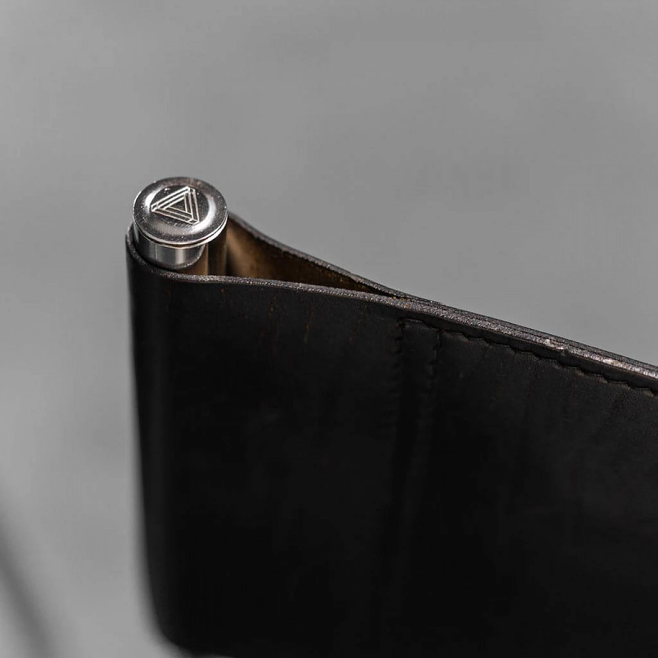 4 Chairs in leather in the style of Matteo Grassi, 70s 1307609