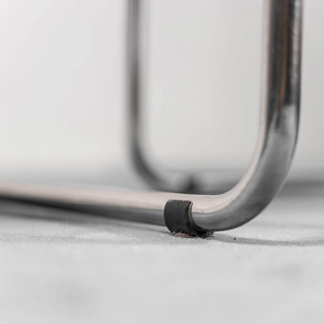 4 Chairs in leather in the style of Matteo Grassi, 70s 1307611