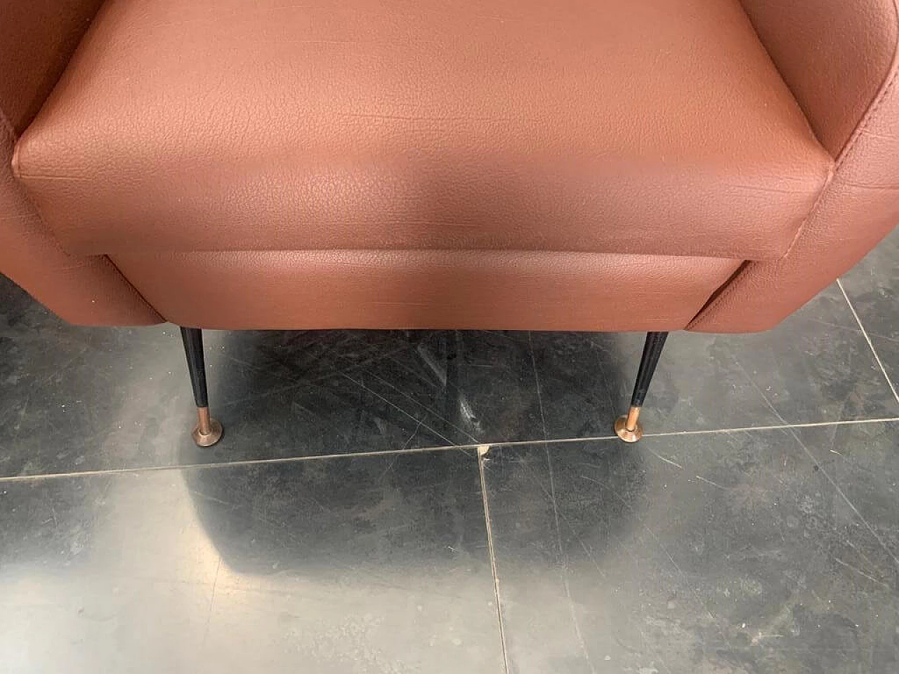 Coppia di poltrone in similpelle, anni '50 1308291