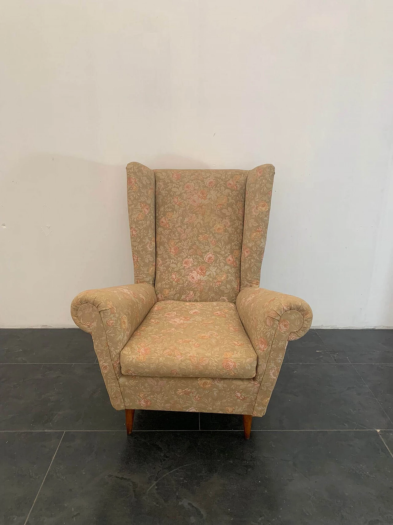 Armchair with floral fabric, 1950s 1308346