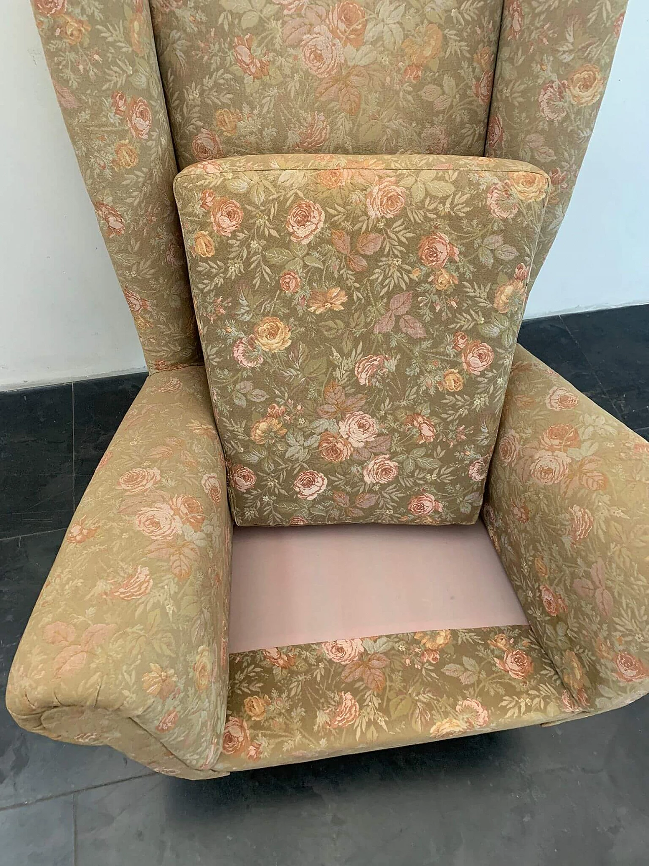Armchair with floral fabric, 1950s 1308351