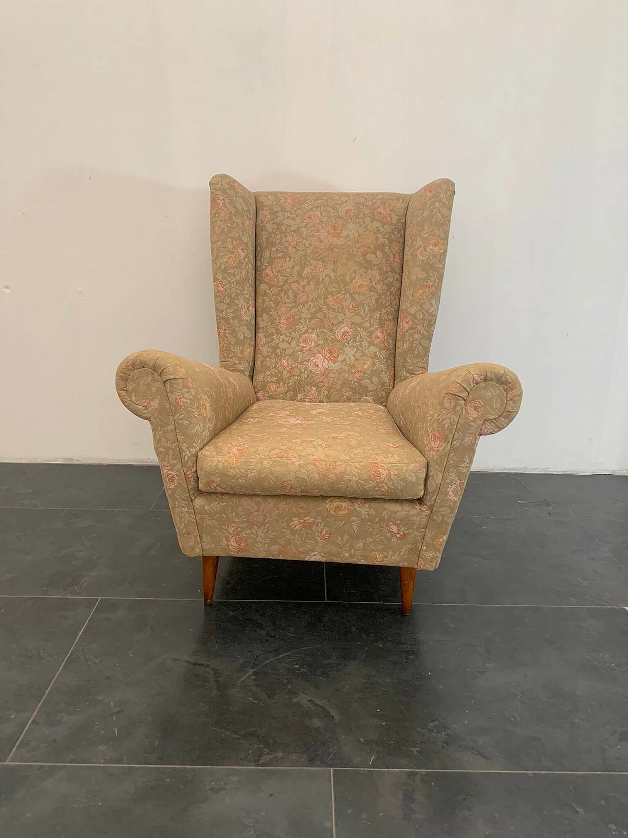 Armchair with floral fabric, 1950s 1308356