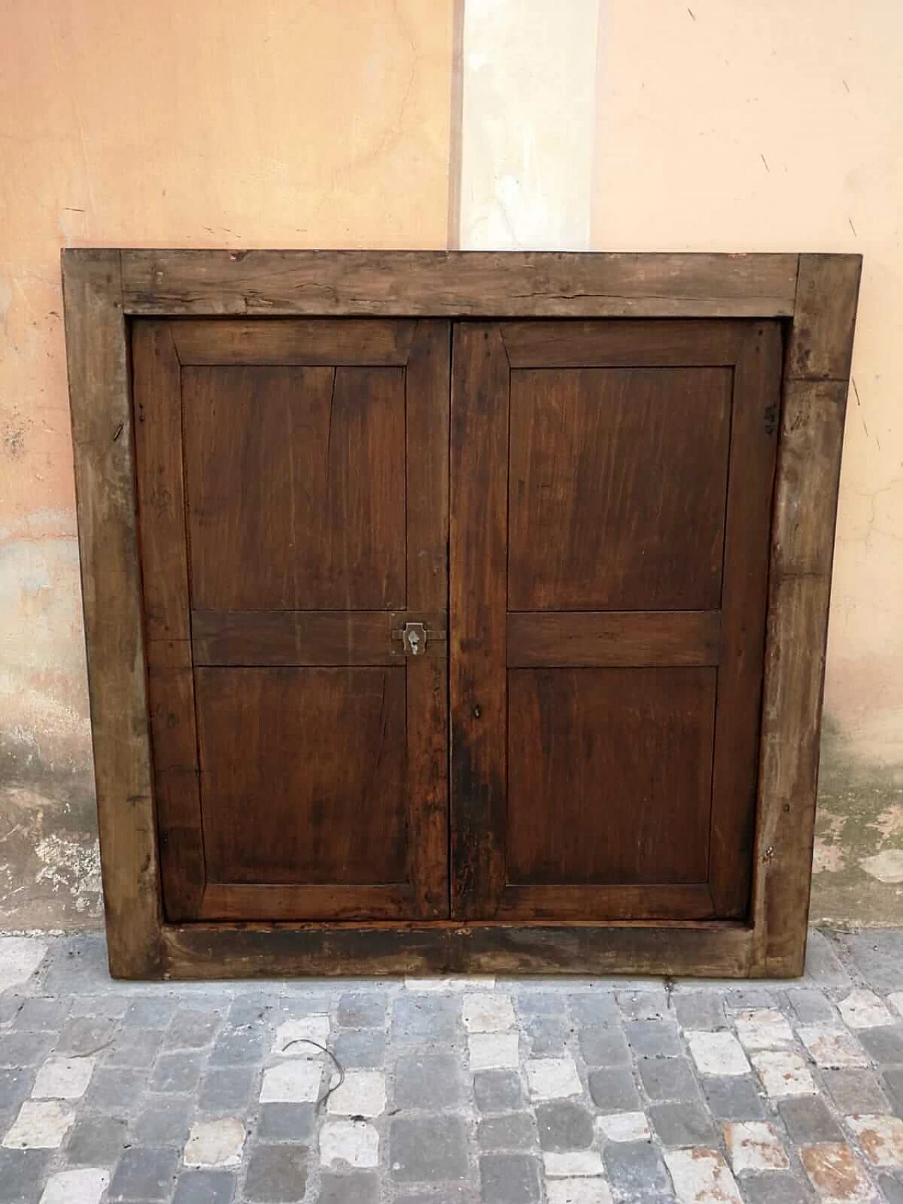 Wall cabinet with two doors, Umbria, late 17th century 1310055