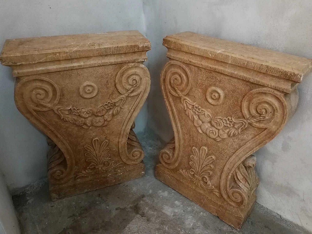 2 Basi per tavolo in marmo rosso di Verona, inizio '900 1310474