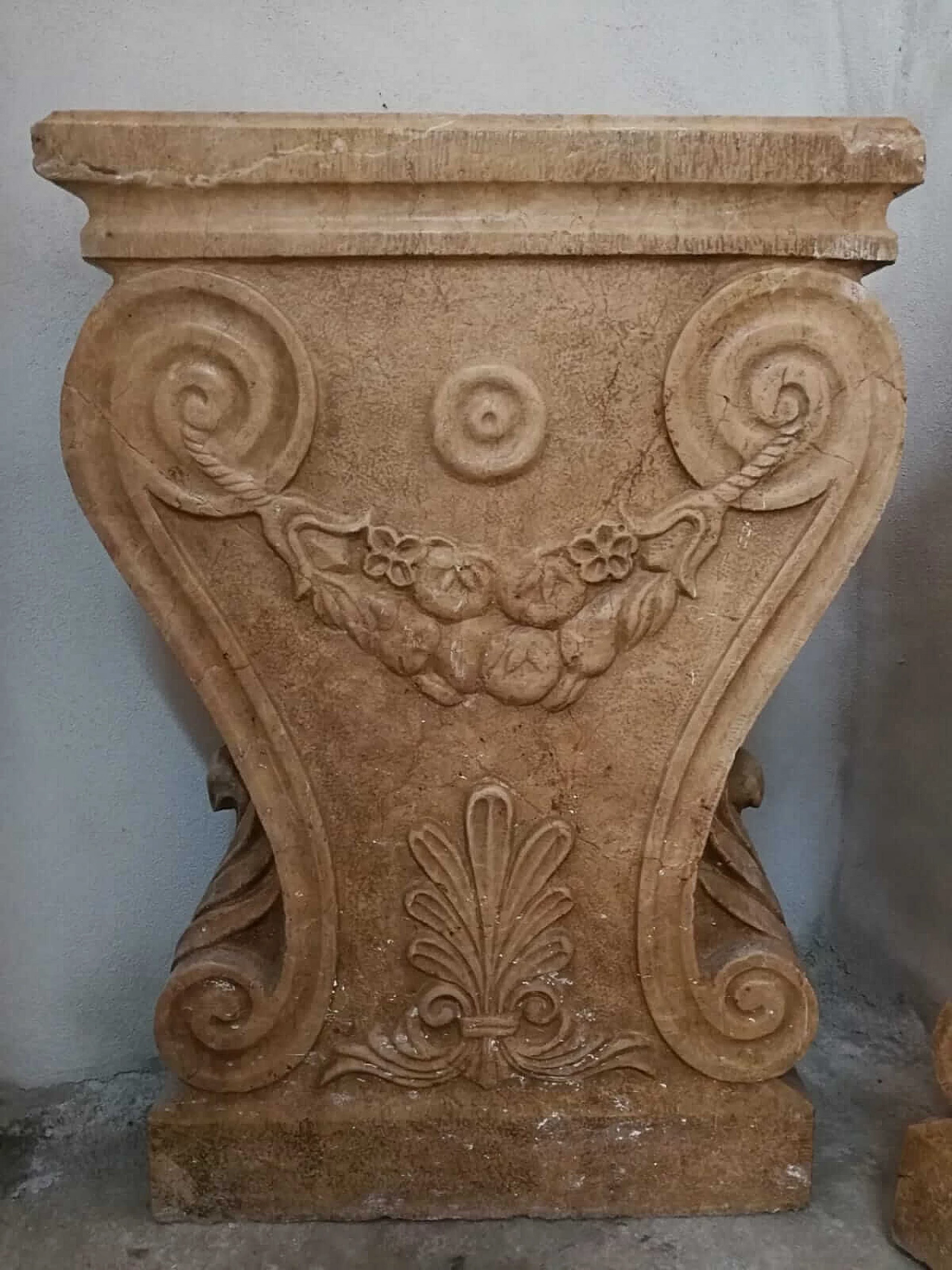 2 Basi per tavolo in marmo rosso di Verona, inizio '900 1310477