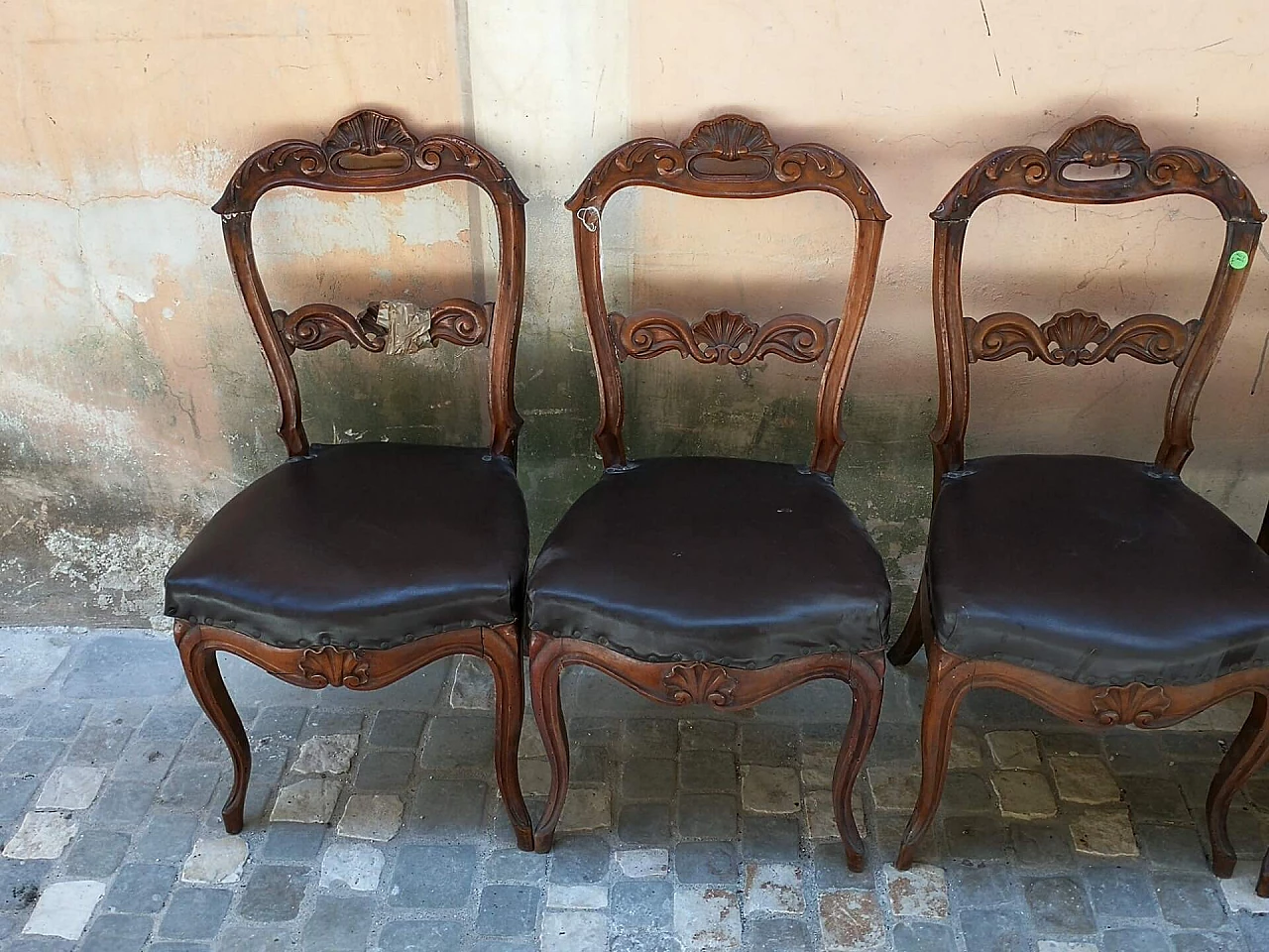 6 Louis XVI walnut chairs with leather covers, Veneto, late 18th century 1310494