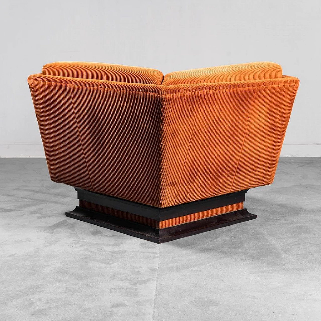 Pair of armchairs with pouf in orange velvet, 70s 1310606