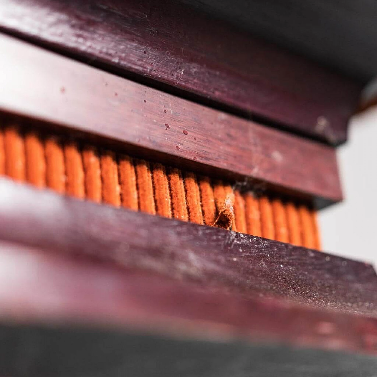 Pair of armchairs with pouf in orange velvet, 70s 1310616