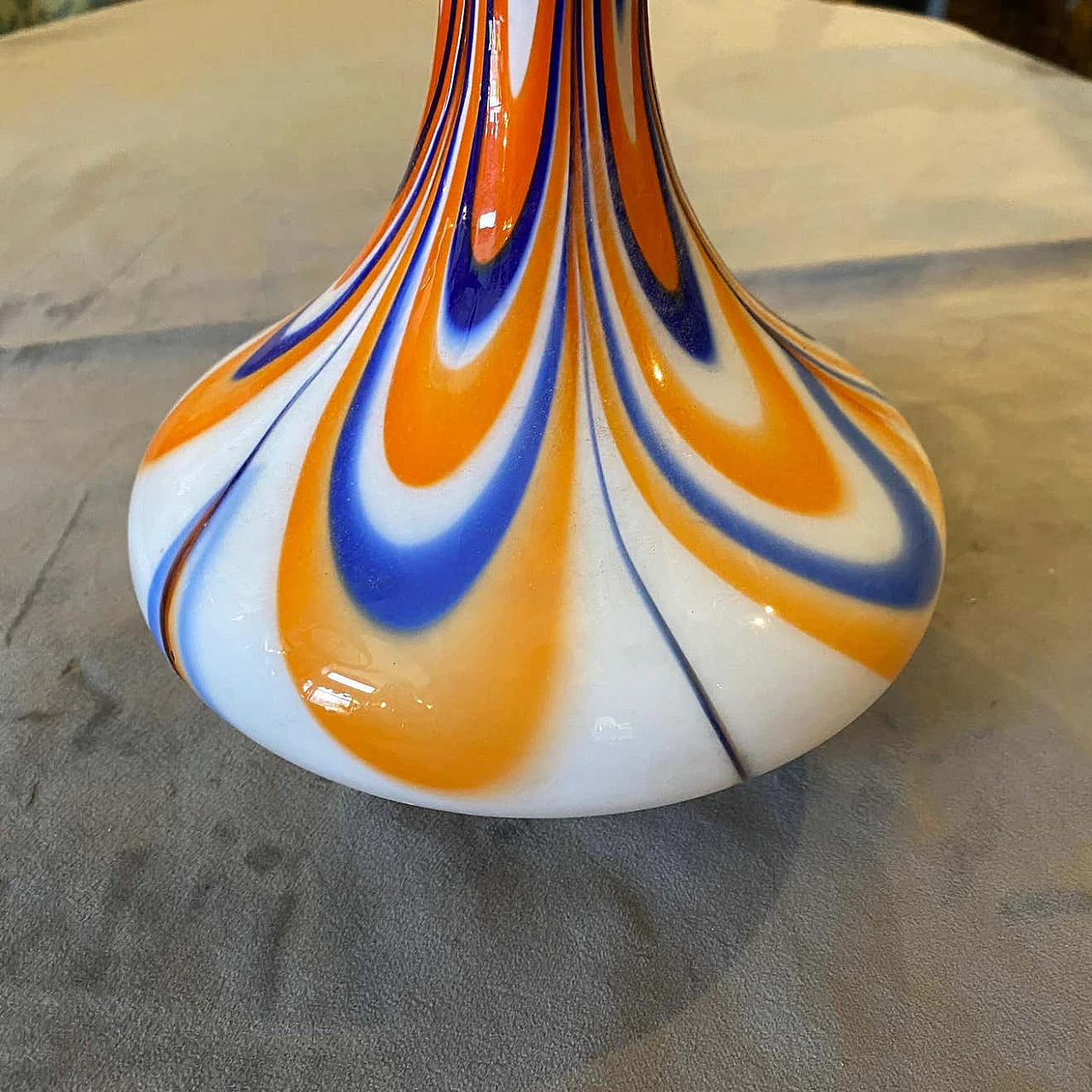 Vaso in vetro opalino arancione e blu di Carlo Moretti, anni '70 1310748
