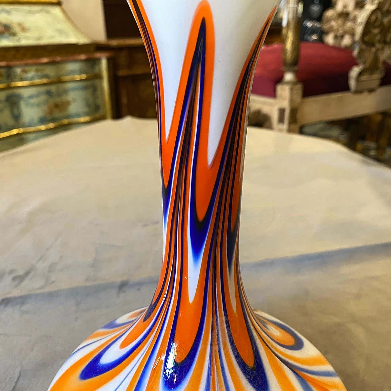 Vaso in vetro opalino arancione e blu di Carlo Moretti, anni '70 1310752