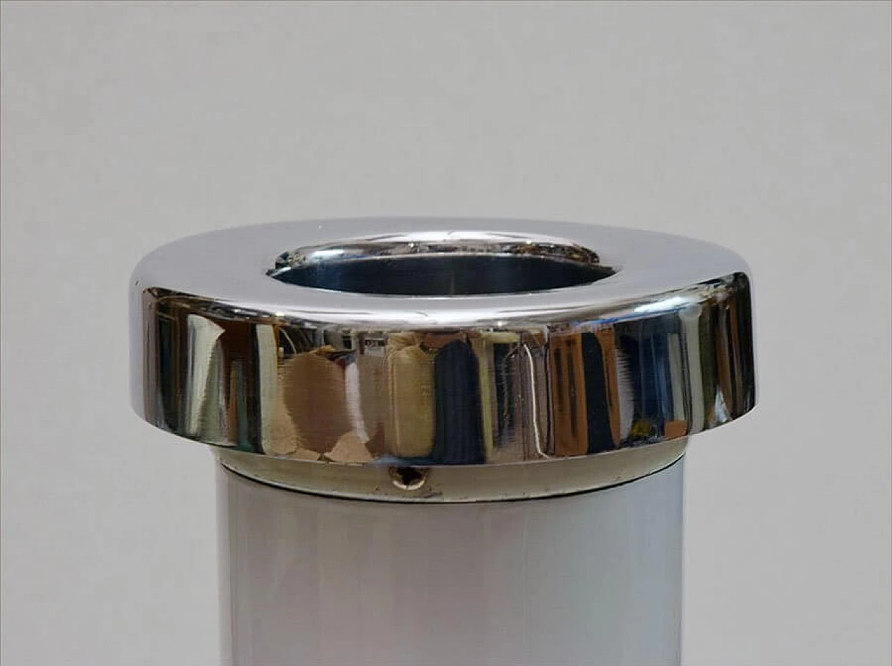 Floor ashtray in painted and chromed metal by Joe Colombo for Stilnovo, 70s 1310922