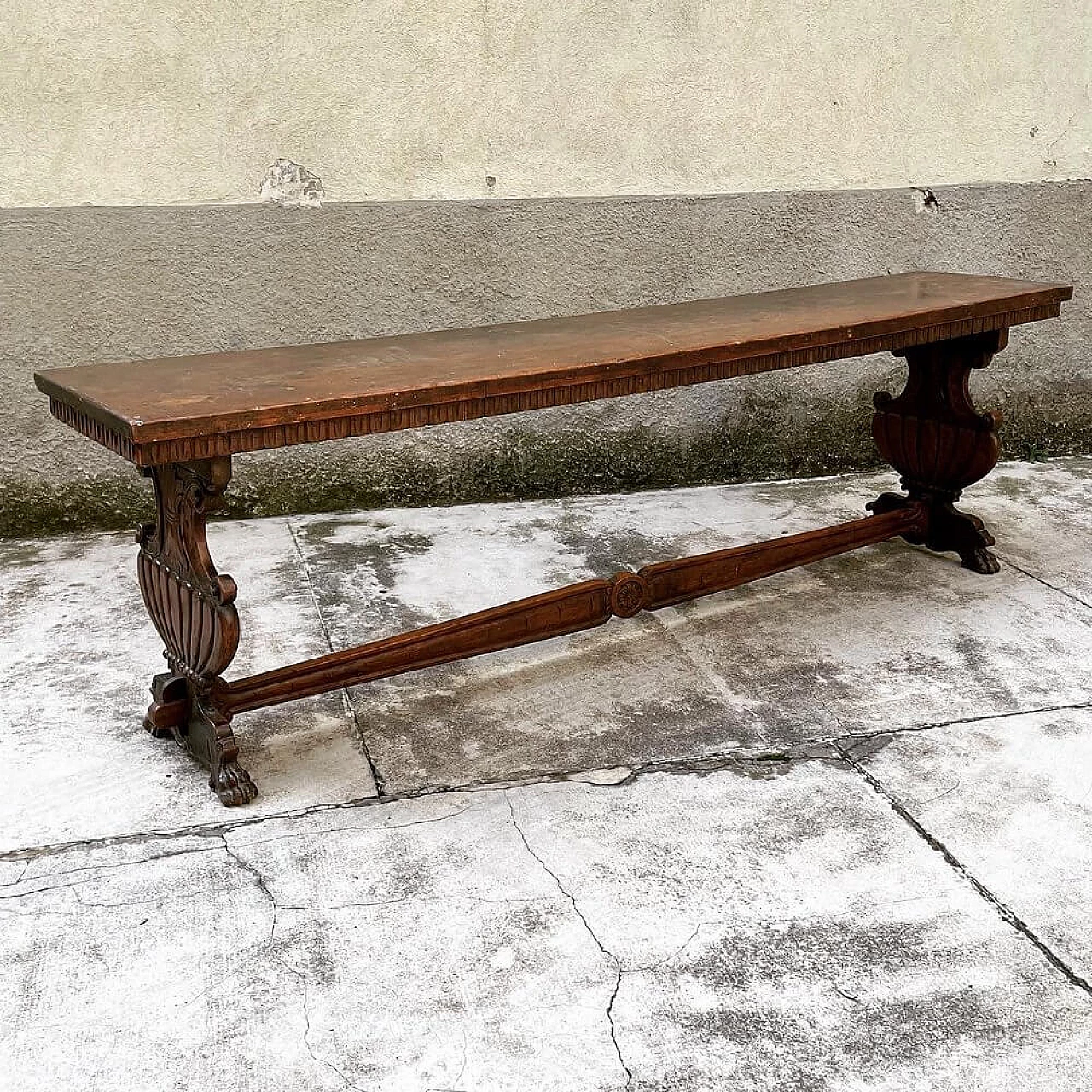 Monastery table in solid walnut, 18th century 1311055