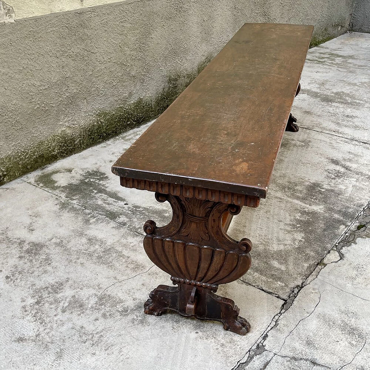Monastery table in solid walnut, 18th century 1311056