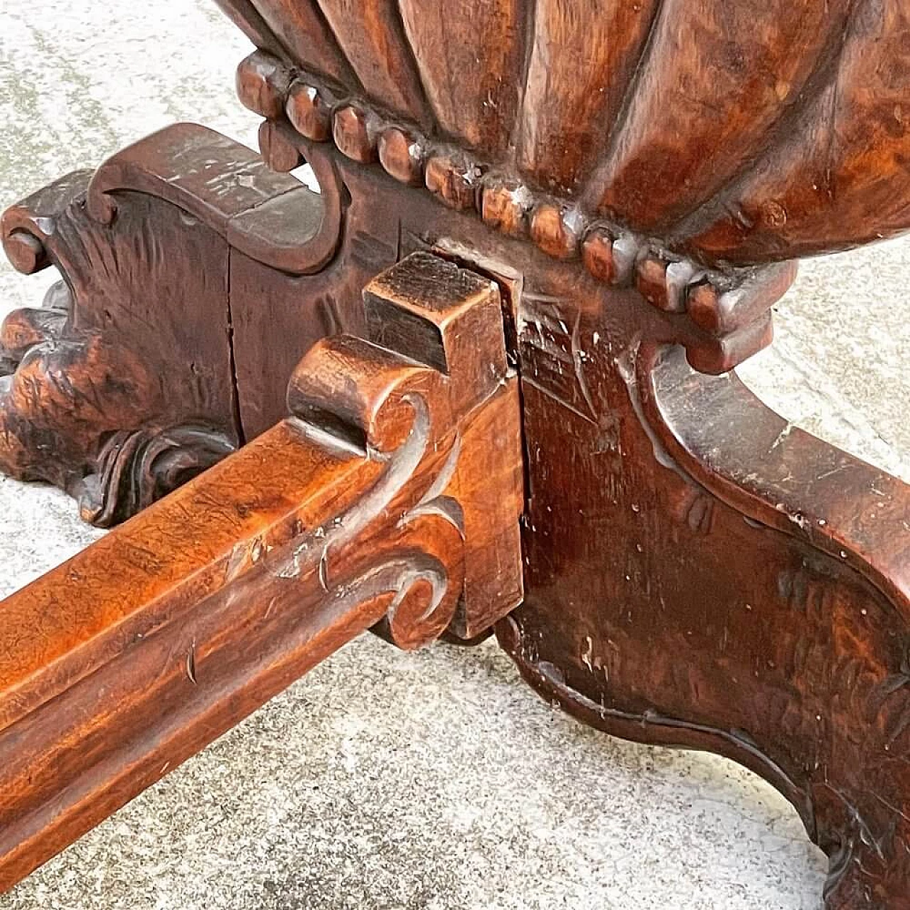 Monastery table in solid walnut, 18th century 1311062