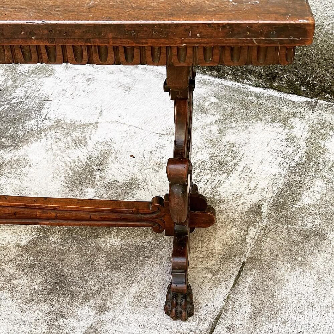Monastery table in solid walnut, 18th century 1311064