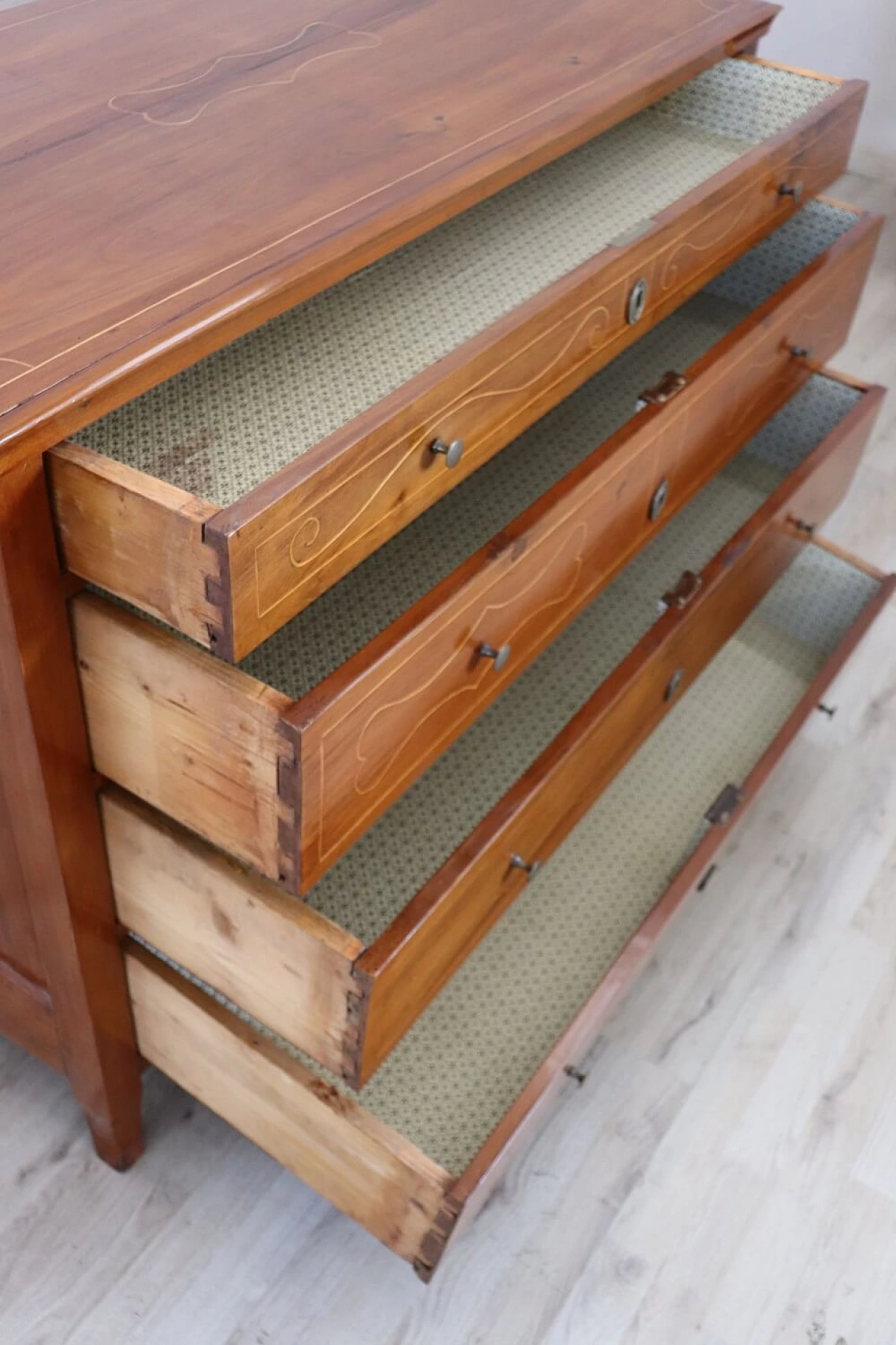 Inlaid cherry wood chest of drawers, 19th century 1311153