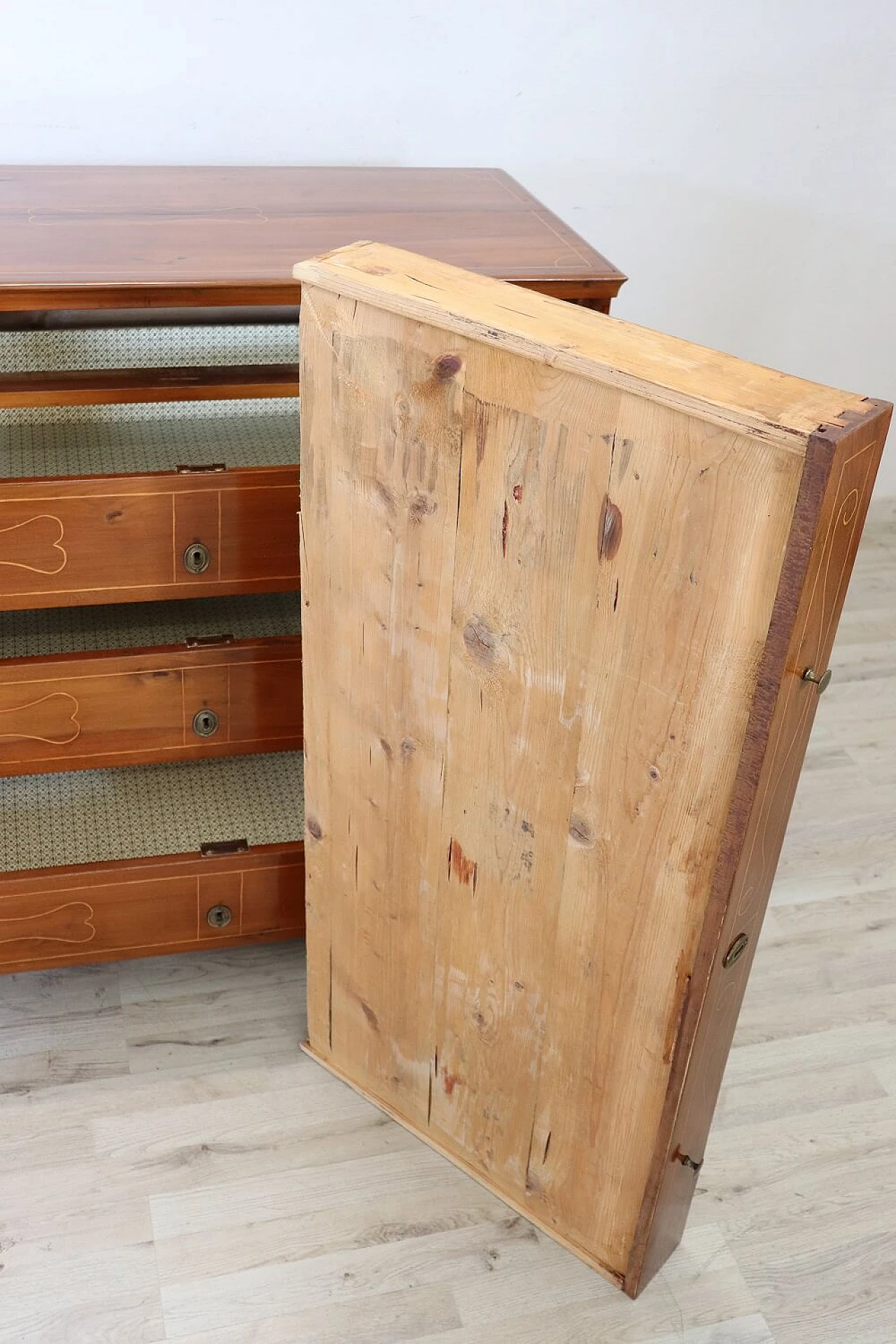Inlaid cherry wood chest of drawers, 19th century 1311154