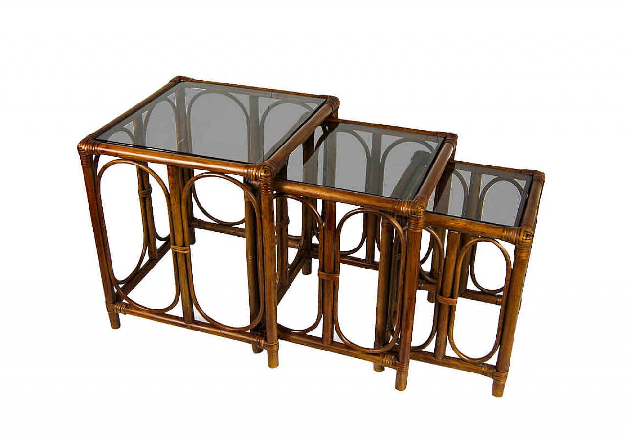 Tavolini impilabili in canna di bambù e vetro fumé, anni '60