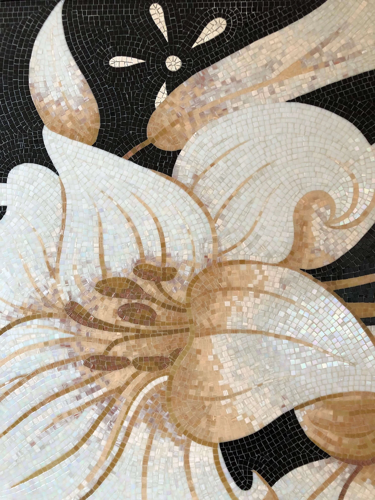 Mosaico floreale in vetro, marmo e madreperla 1311757