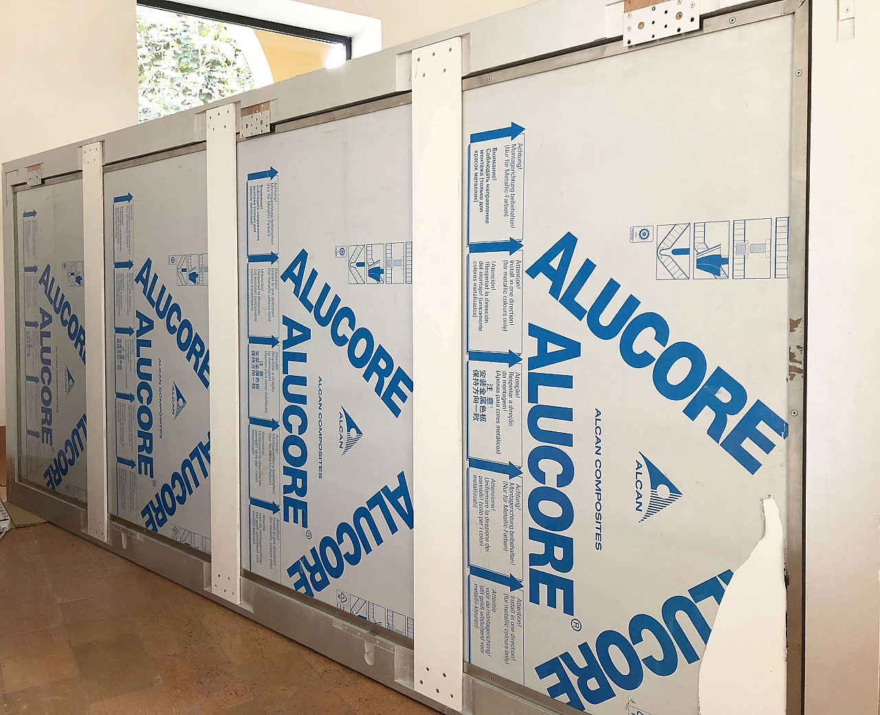 Mosaico floreale in vetro, marmo e madreperla 1311764