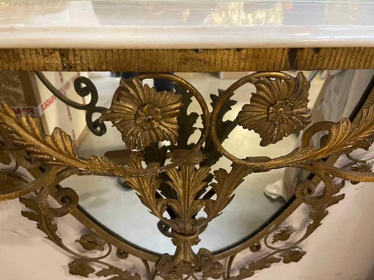Specchio dorato con tavolino in marmo, anni 40 1312218