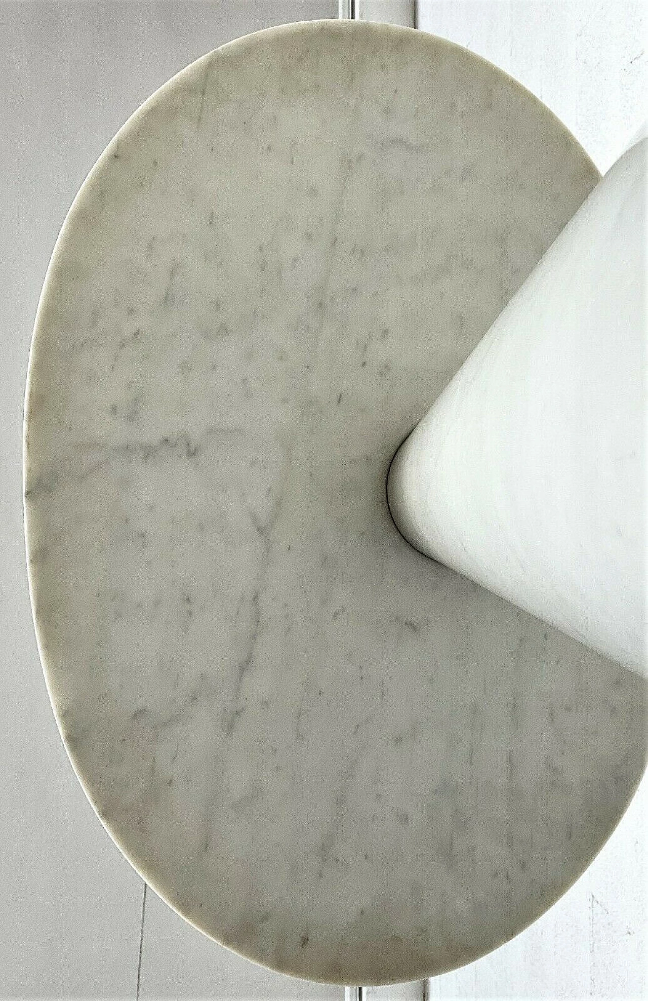 Eros side table in Carrara marble by Angelo Mangiarotti for Skipper, 70s 1312378