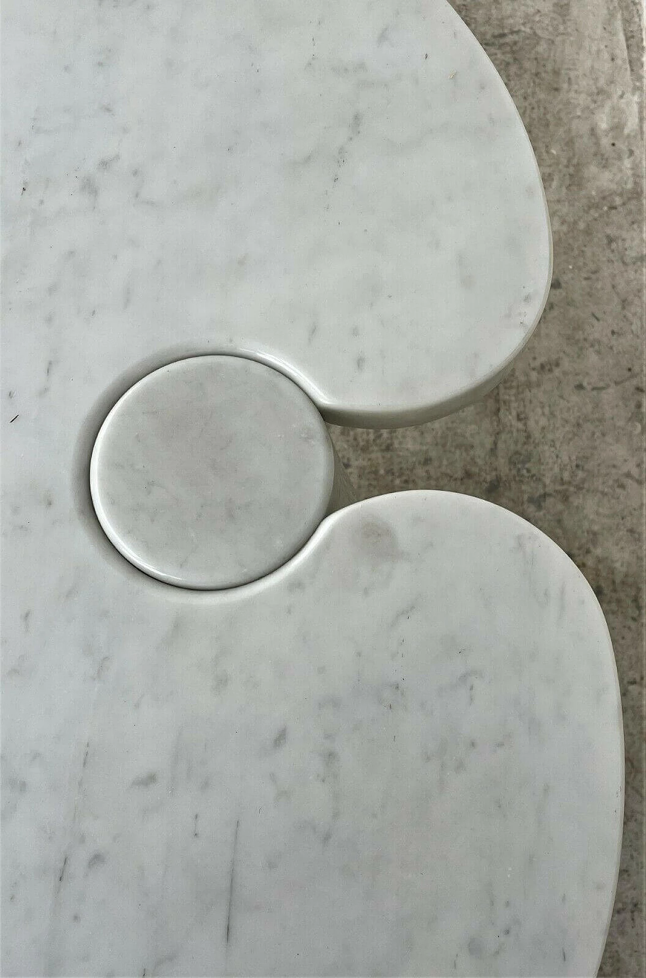 Eros side table in Carrara marble by Angelo Mangiarotti for Skipper, 70s 1312379