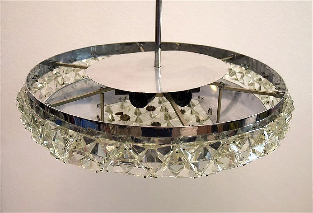Lampadario a 6 luci in ottone cromato e gemme di cristallo attribuito a Oscar Torlasco, anni '70 1312561