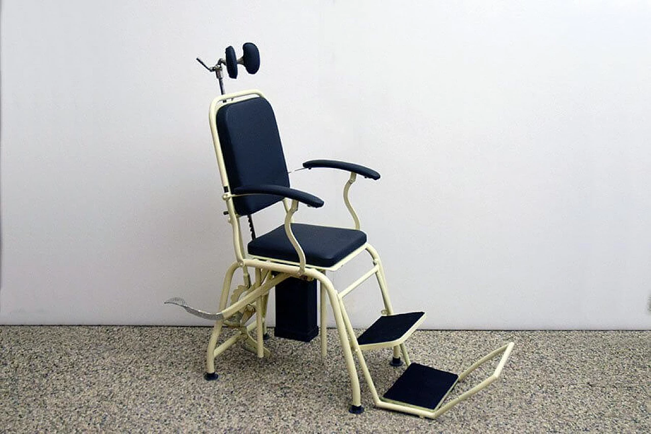 Adjustable dentist chair in metal, 40s 1312606