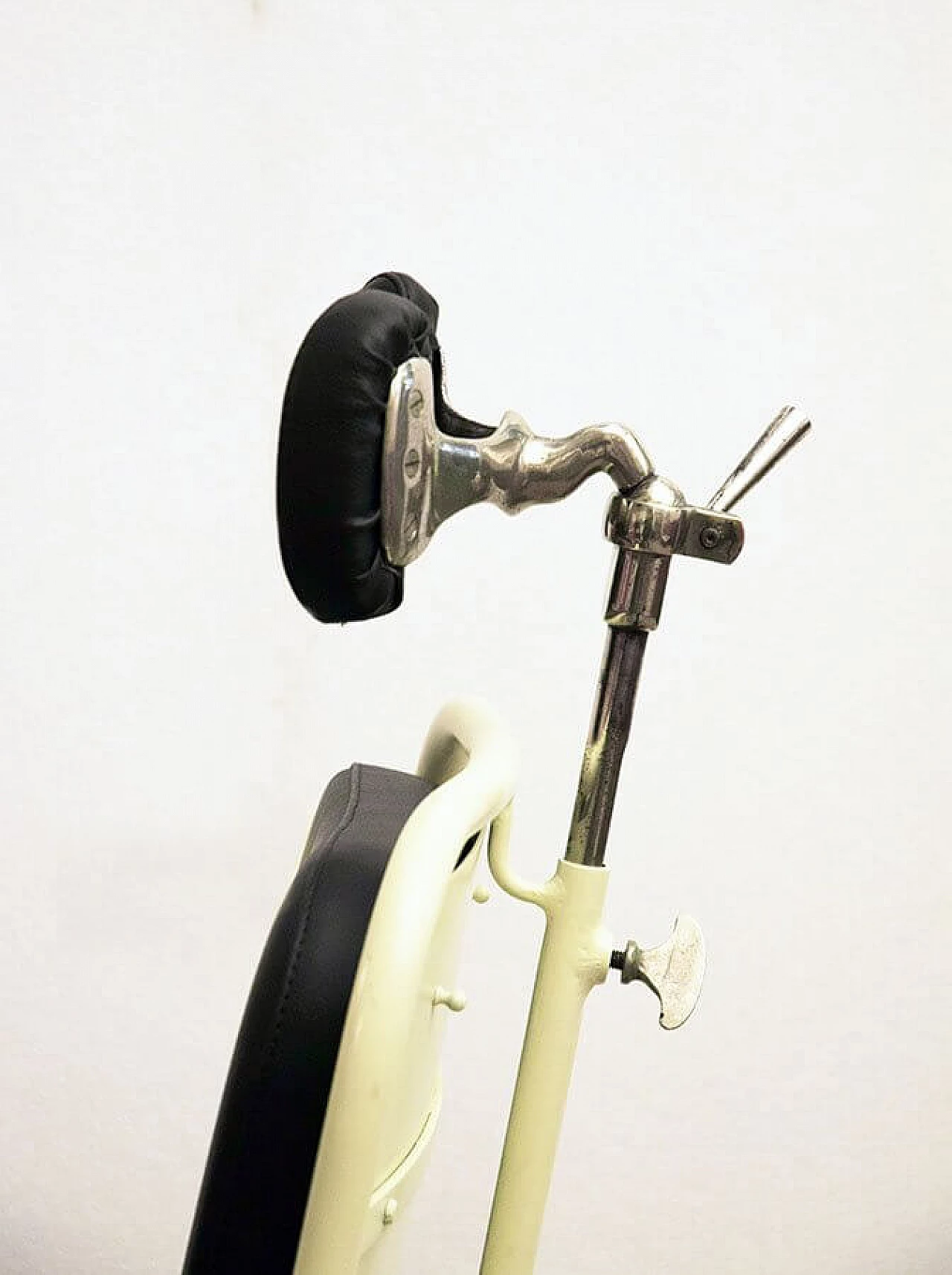 Adjustable dentist chair in metal, 40s 1312615