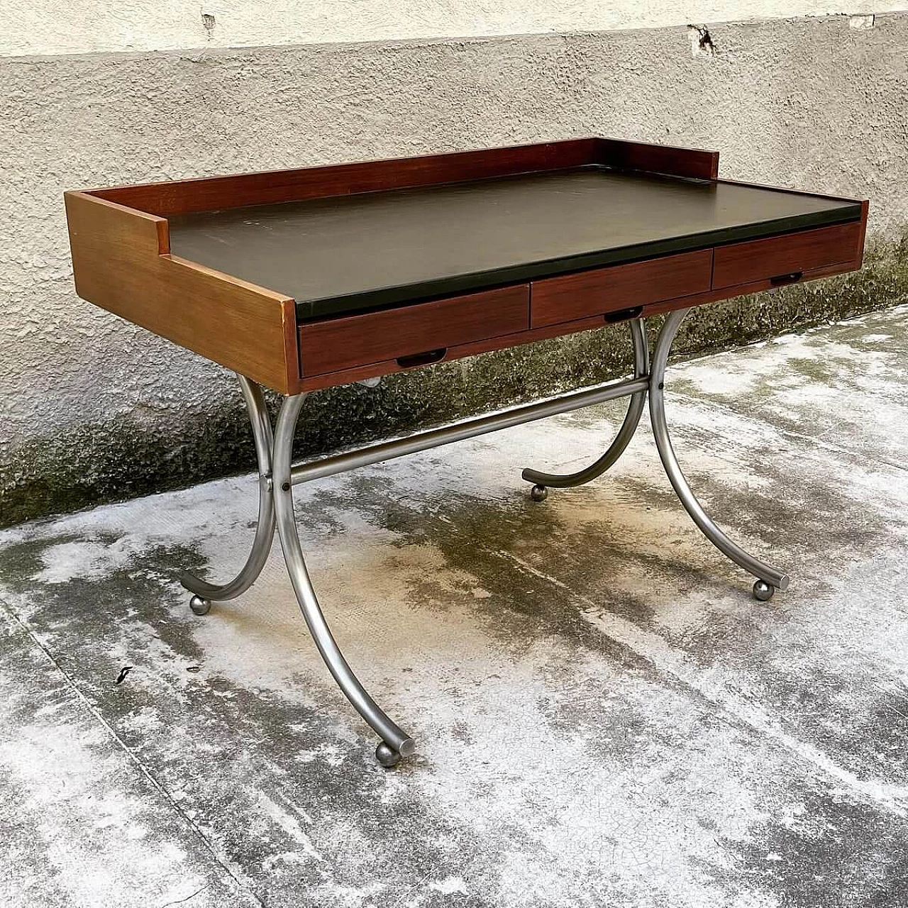 Bagutta desk in wood and chromed tubular metal by Annig Sarian for Arflex, 60s 1312631