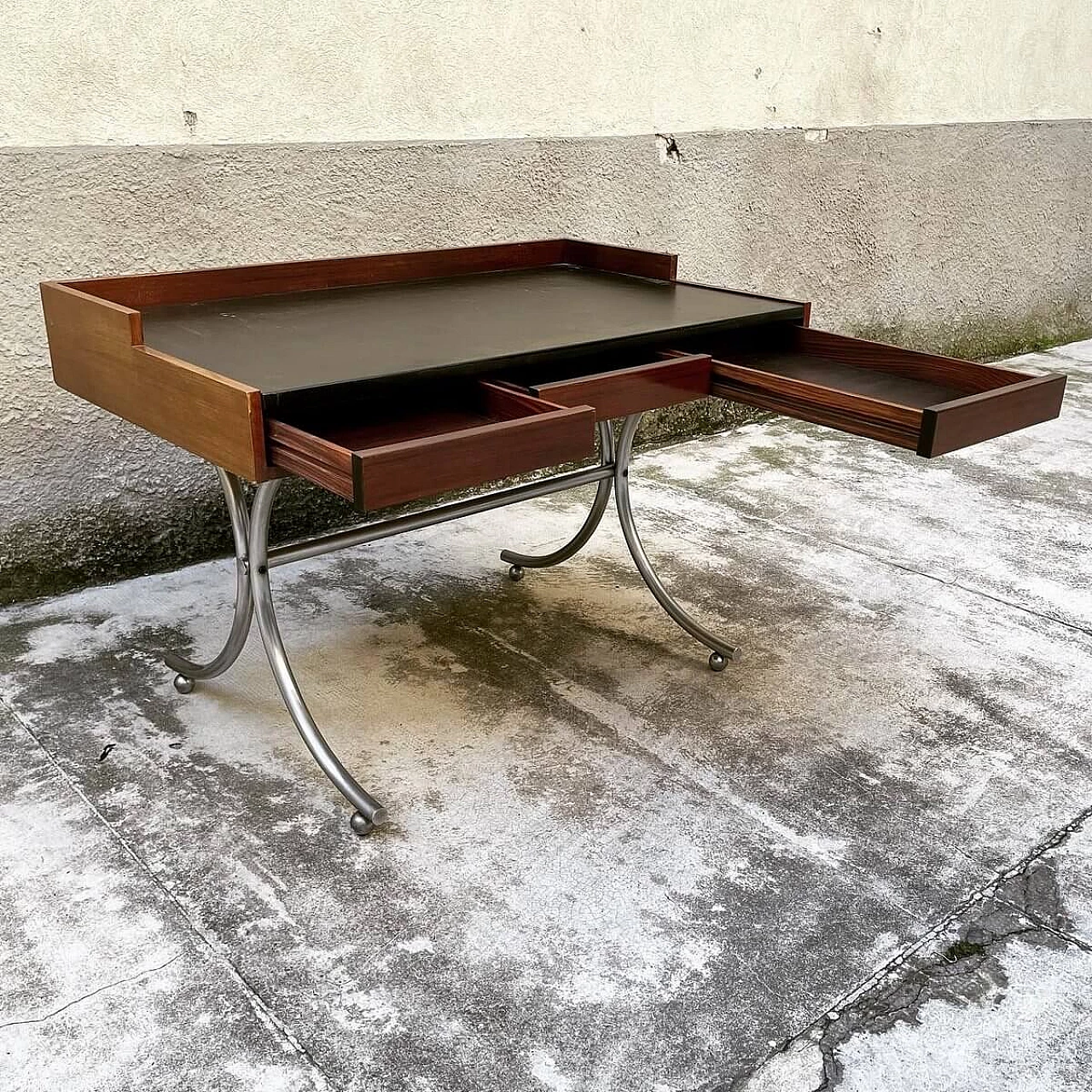 Bagutta desk in wood and chromed tubular metal by Annig Sarian for Arflex, 60s 1312632