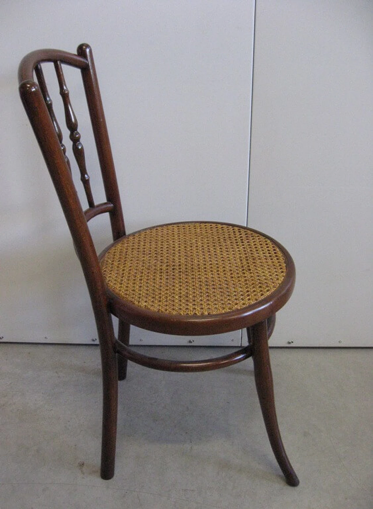 Series of 4 chairs marked with the brand J & J Kohn Wien Austria, beginning 20th century 1324143
