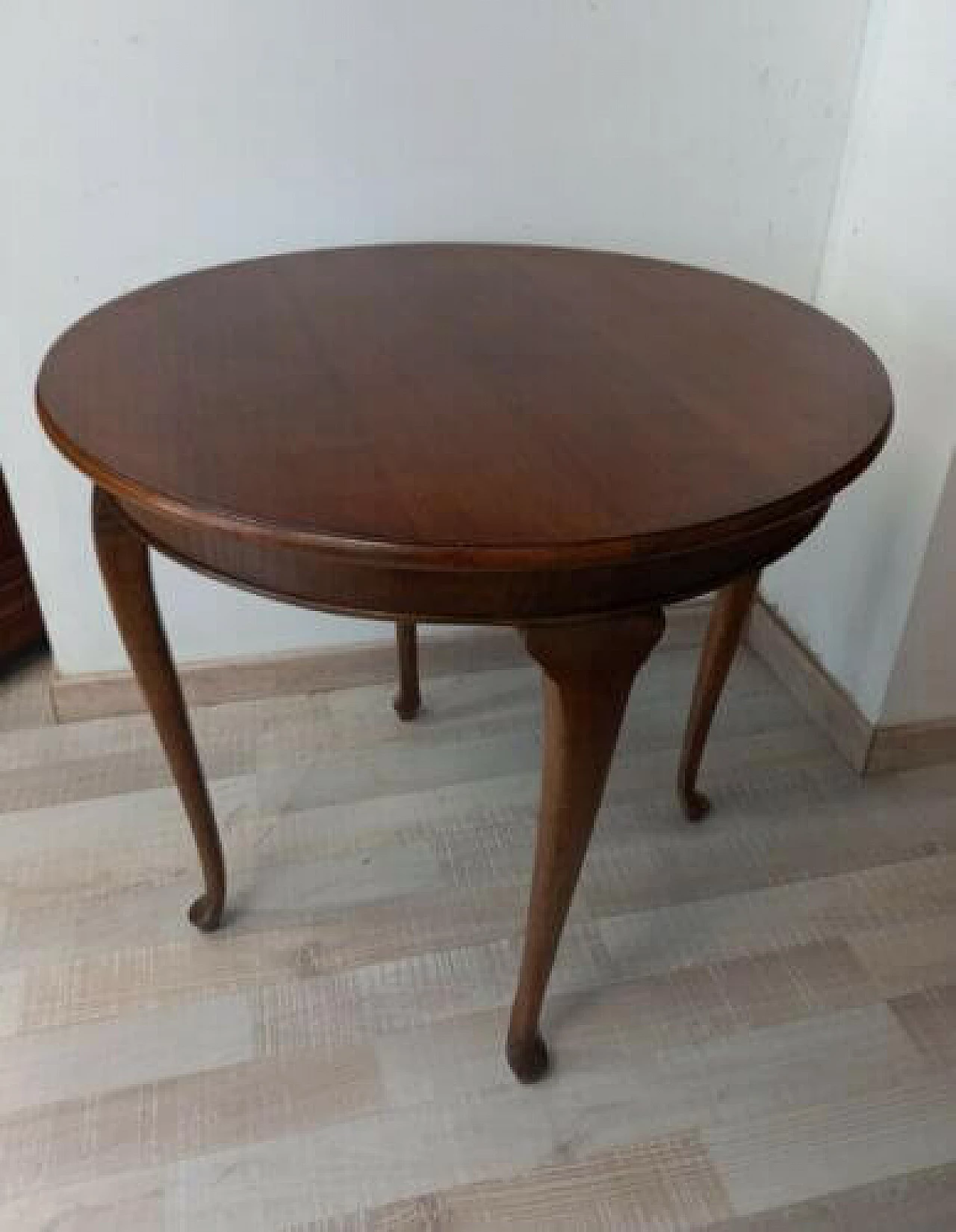 Round English coffee table in stained beech, first half of the 20th century 1324374