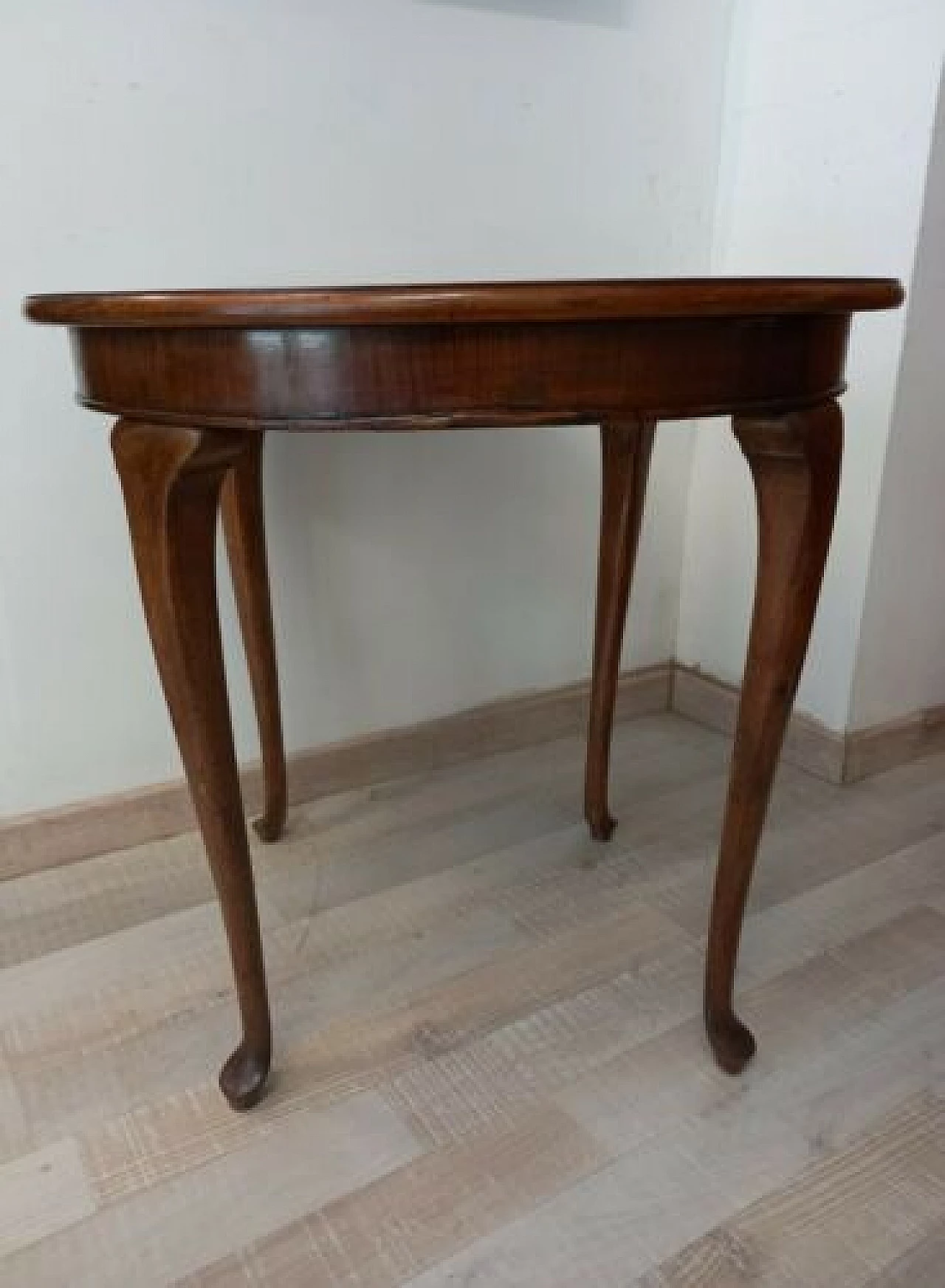 Round English coffee table in stained beech, first half of the 20th century 1324376