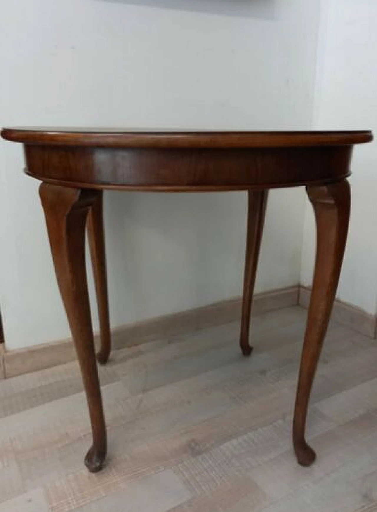 Round English coffee table in stained beech, first half of the 20th century 1324378