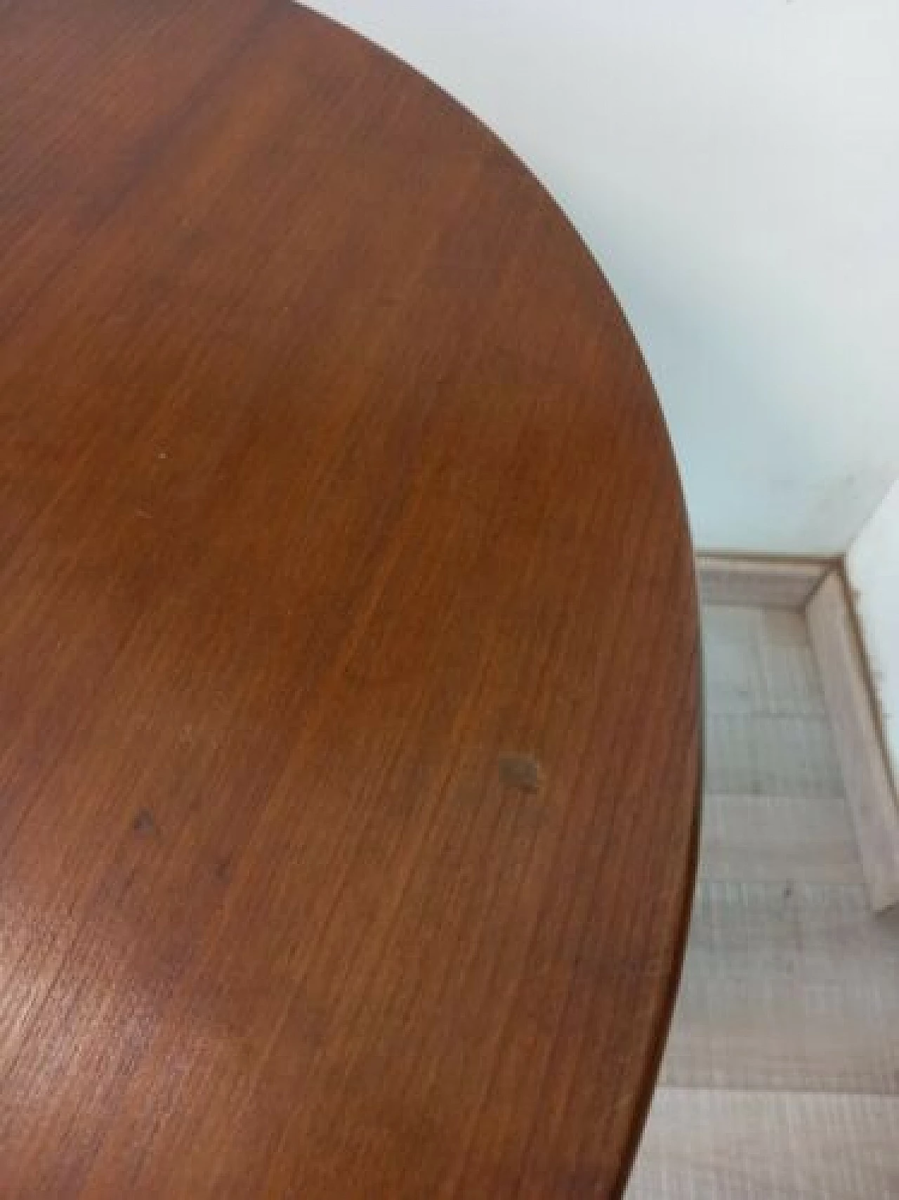 Round English coffee table in stained beech, first half of the 20th century 1324380
