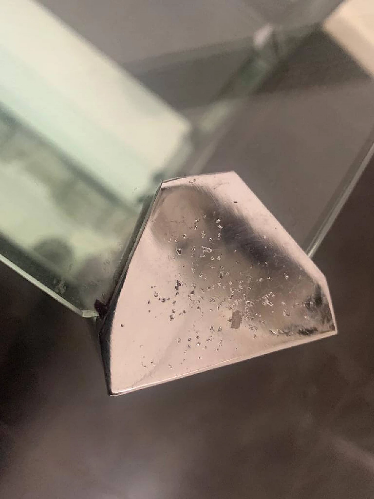 Piccola vetrina in vetro, specchio e acciaio di Cidue, anni '70 1324978