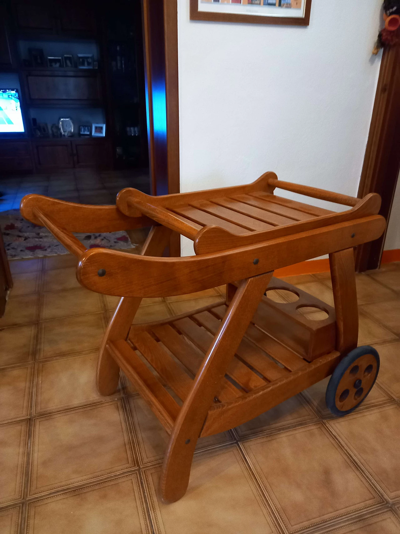 Wooden food trolley with removable tray 1326013