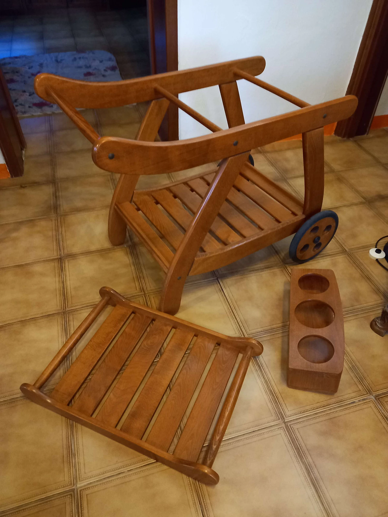 Wooden food trolley with removable tray 1326014